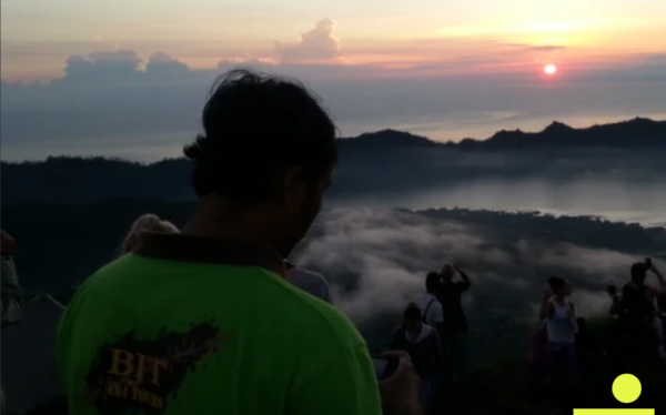 Trekking amanecer en el Volcán Batur seguido de Relajación en las Fuentes Termales